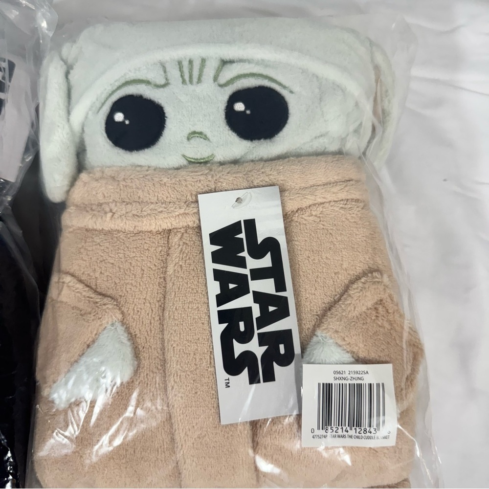 Star Wars R2-D2 Chewbacca Grogu Darth Vader Converts into Blanket Lot of 4 NWT - Picture 4 of 6